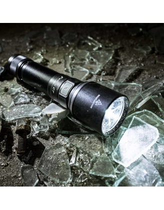 Mocna i kompaktowa latarka diodowa Fenix C7 - Luminus SST70, IP68, z portem USB-C
