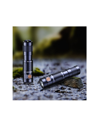 Nowoczesna i poręczna latarka Fenix E09R - super moc w kompaktowym designie